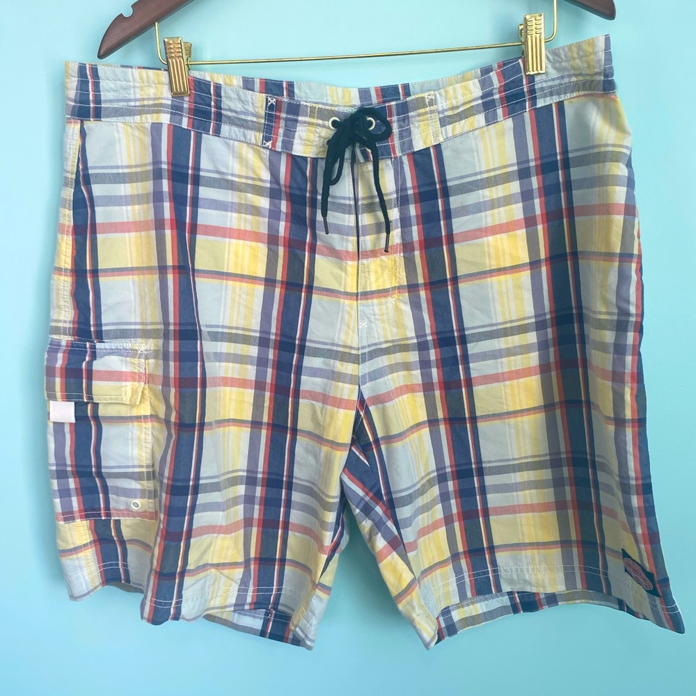 Vineyard Vines size 38 board shorts - swim trunks, EUC